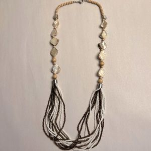 Lovely necklace natural look